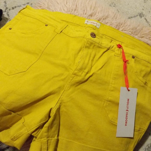 Yellow denim shorts - Picture 1 of 3